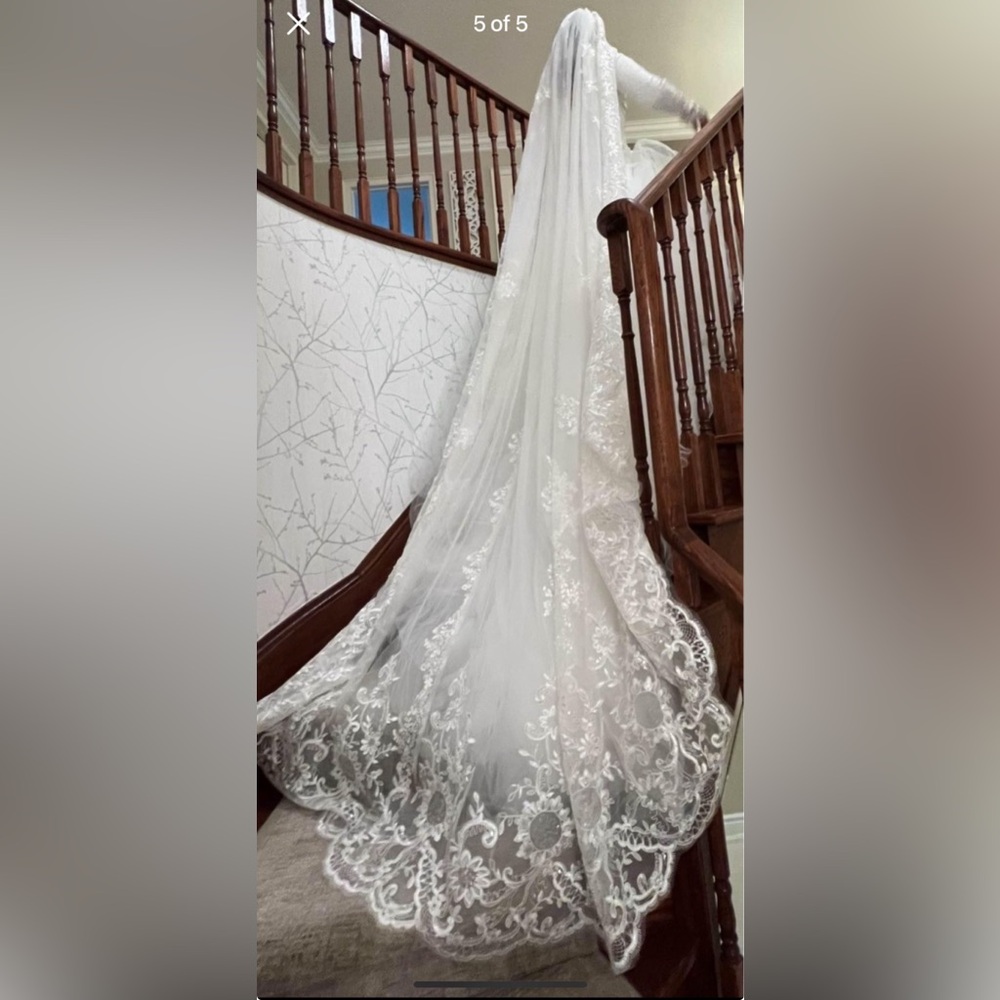 SOLD Elegant White Lace Wedding Veil